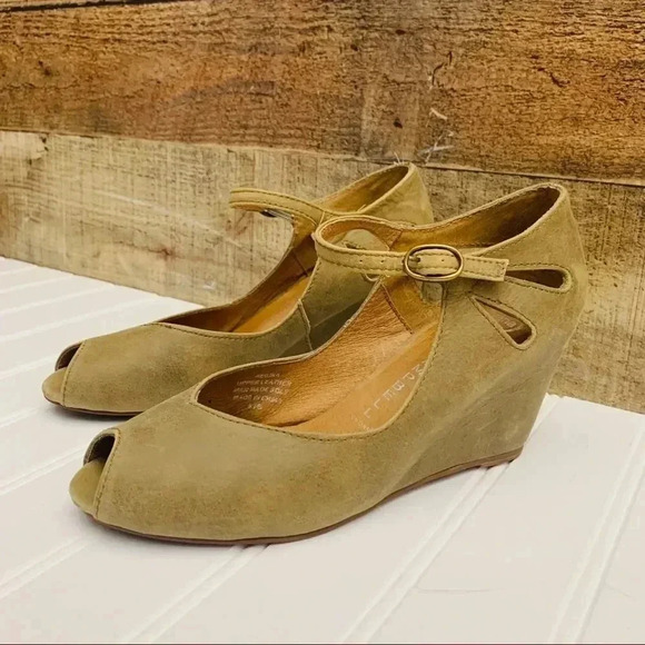 Jefferey Campbell Regina Peep Toe Wedges - Picture 1 of 8